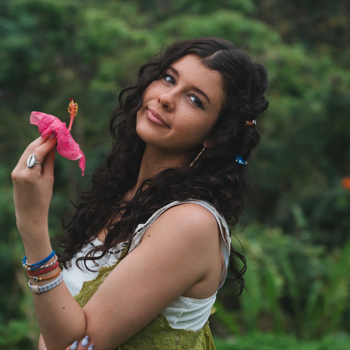 "Dolce Vita" Floral Glass Beads with Gold Accents Hair Tie Bracelets